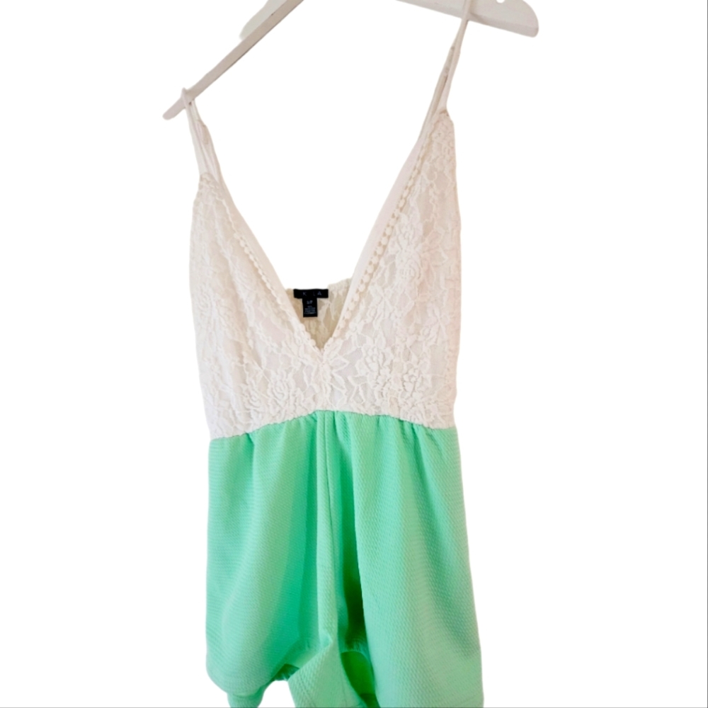UK2LA Teal and White Laced Romper Size: Small